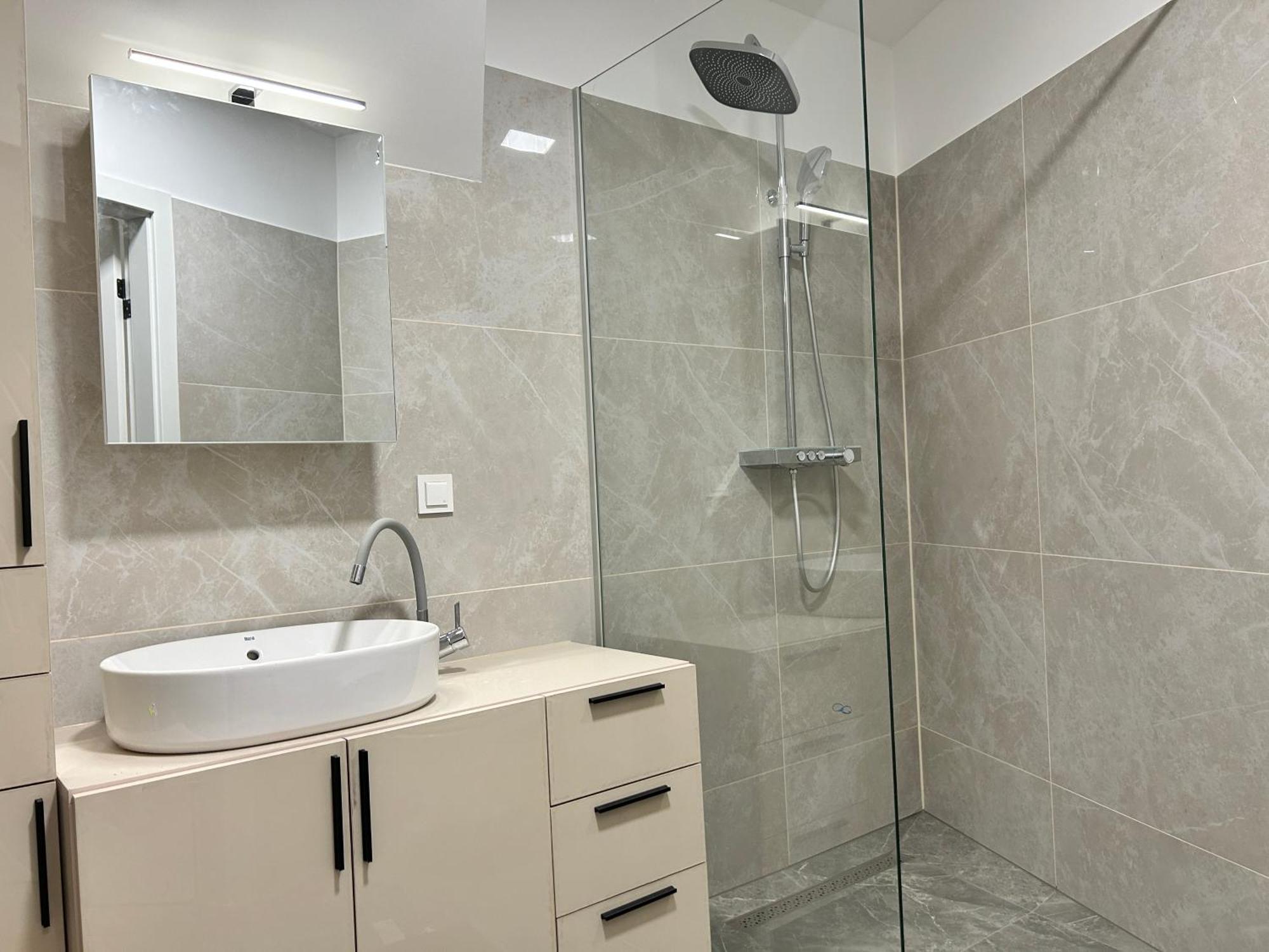 Asp Modern Apartments With Balcony & Free Parking Wenen Buitenkant foto