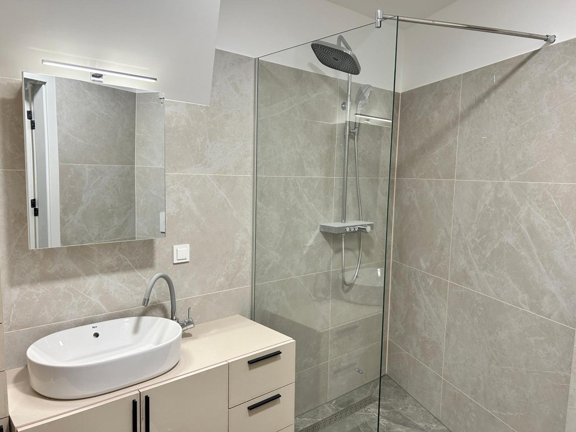 Asp Modern Apartments With Balcony & Free Parking Wenen Buitenkant foto